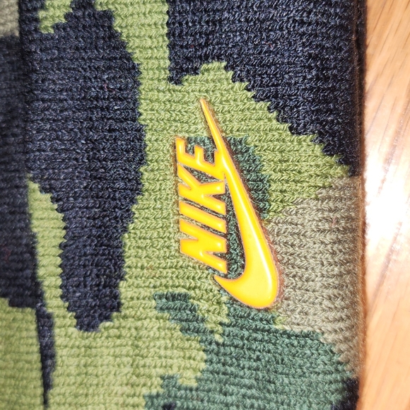 NIKE WINTER HAT - Picture 2 of 5